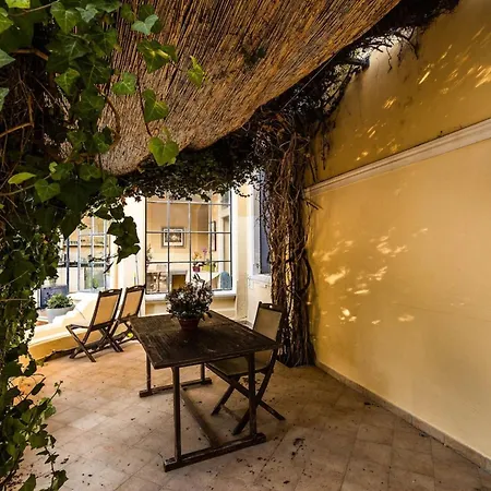 66c3 Historic Chateau Picasso Private For 4 Daire